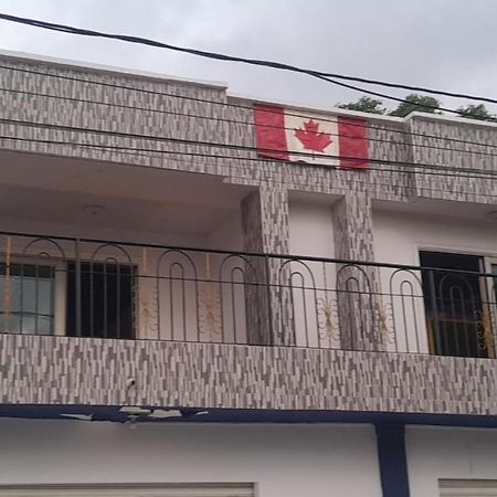 Canadian House Tolu Hotel Exterior photo