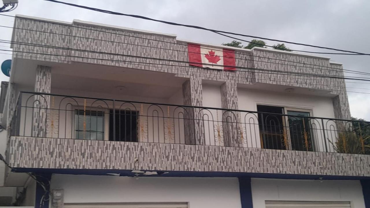 Canadian House Tolu Hotel Exterior photo